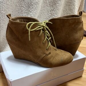 New Directions Tan Suede Wedge Booties